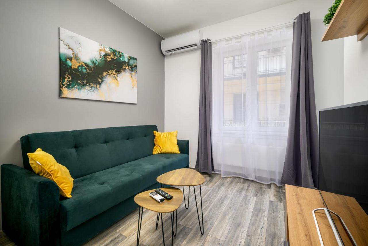 Golden Cage Premium Central Apartman